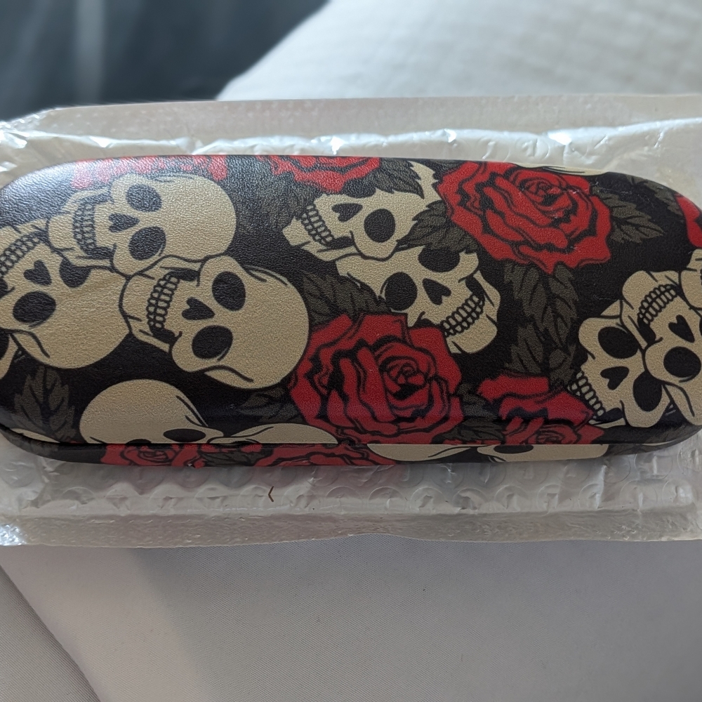 Skull and Rose Patterned Glasses Case